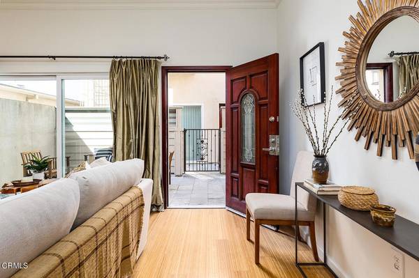 Sherman Oaks, CA 91401,13360 Burbank BLVD #22