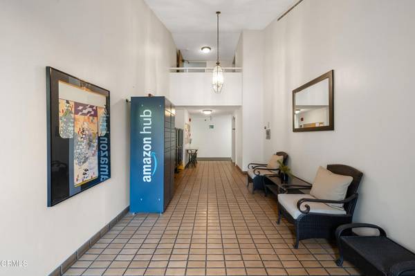 Los Angeles, CA 90042,4275 Via Arbolada #313