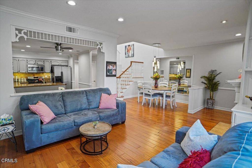 Canyon Country, CA 91387,27009 Karns CT #2306