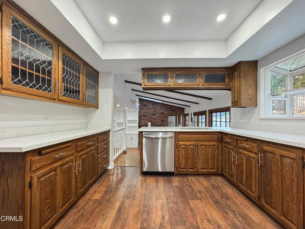 La Crescenta, CA 91214,5028 El Adobe LN