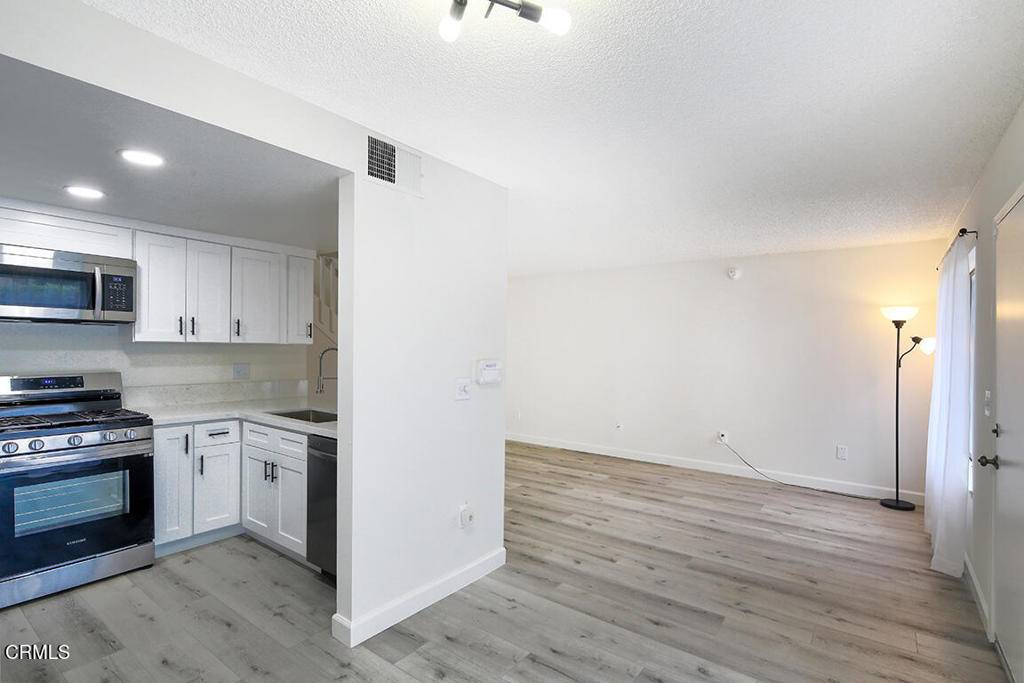 Los Angeles, CA 91042,6832 1/2 Saint Estaban ST