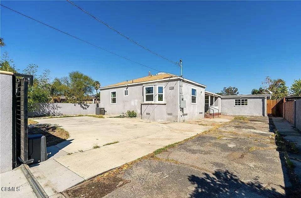11080 De Foe AVE, Pacoima, CA 91331