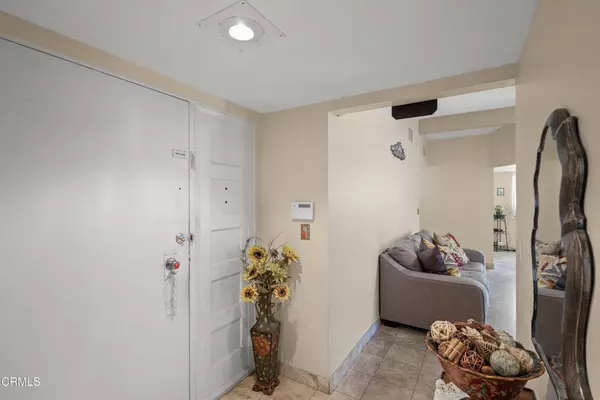 Winnetka, CA 91306,20764 Haynes ST