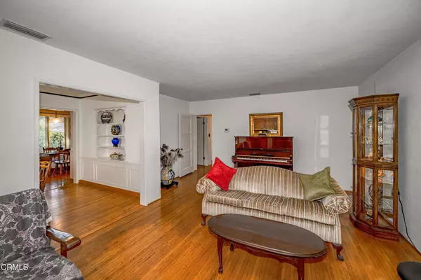 Glendale, CA 91201,1404 Sycamore AVE