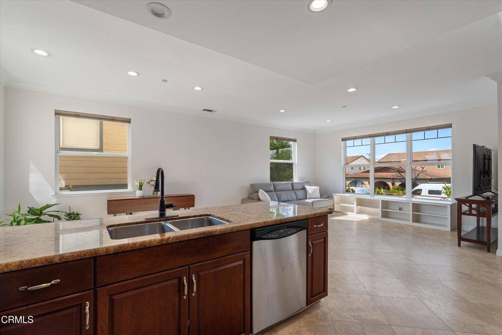 Los Alamitos, CA 90720,4442 Green AVE