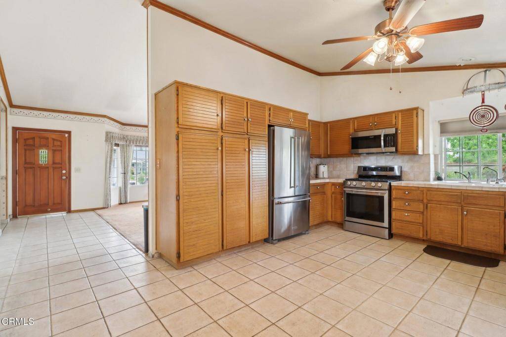 Santa Clarita, CA 91350,22573 Honnold DR