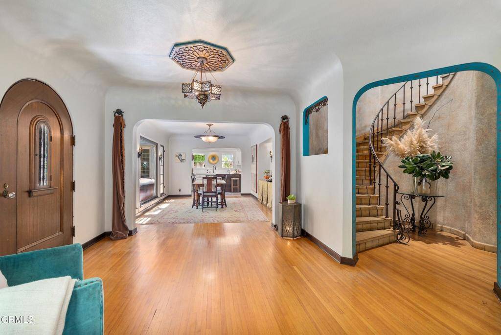Glendale, CA 91208,2707 Hermosita DR