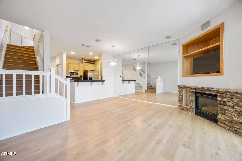 Valencia, CA 91354,23636 Big Sky Walk WALK #137