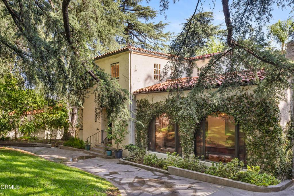 5321 Alta Canyada RD, La Canada Flintridge, CA 91011