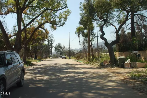 Altadena, CA 91001,103 E Las Flores