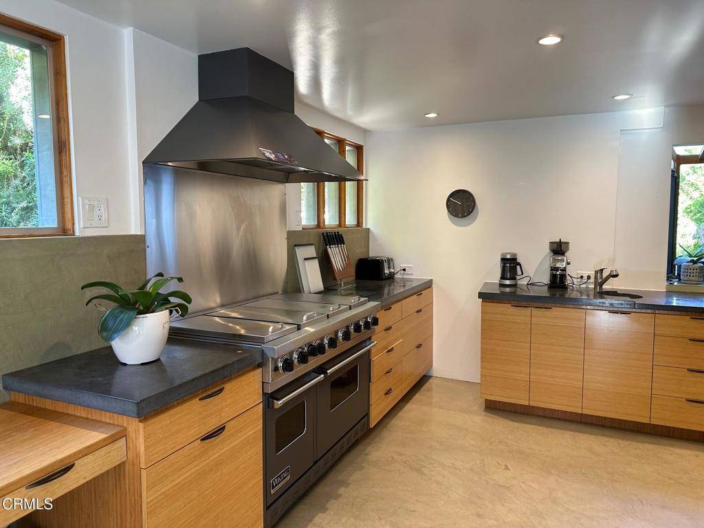 Los Angeles, CA 91423,3551 Dixie Canyon PL