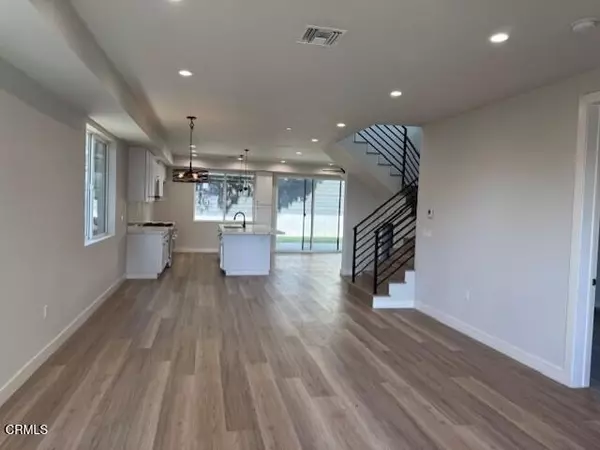 Sunland, CA 91040,10754 Nassau AVE