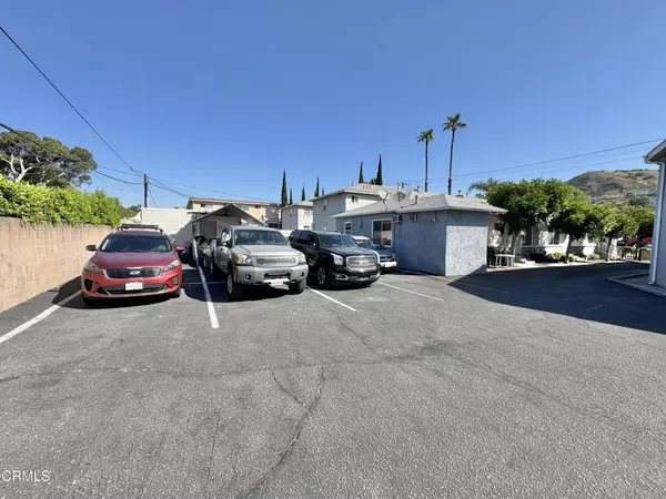Sun Valley, CA 91352,8425 Glenoaks BLVD