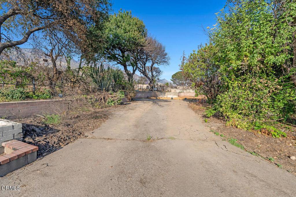 Altadena, CA 91001,235 W Poppyfields DR