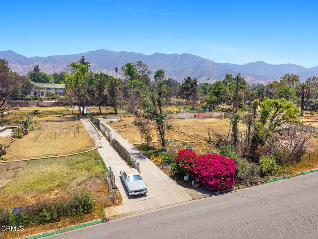 Altadena, CA 91001,235 E Calaveras ST
