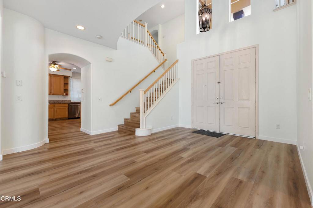 North Hollywood, CA 91602,10645 Chiquita ST