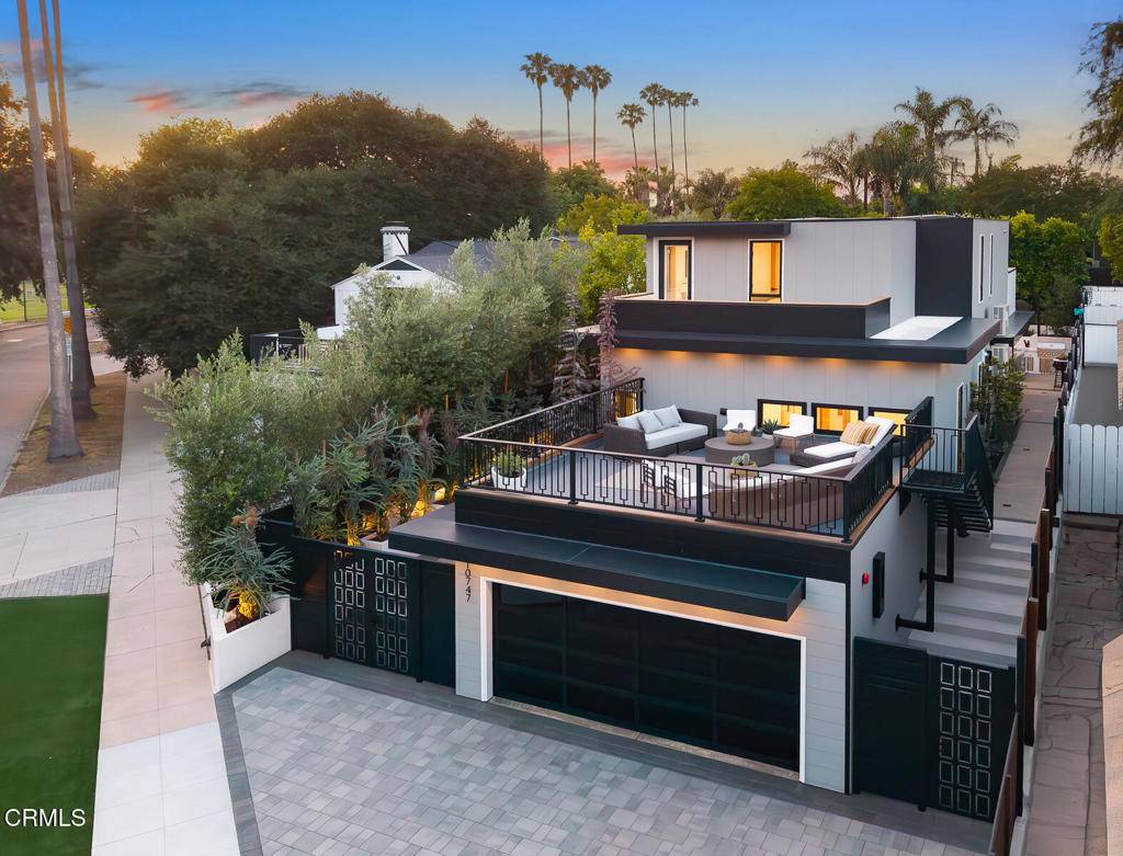 Los Angeles, CA 91604,10747 Valleyheart DR