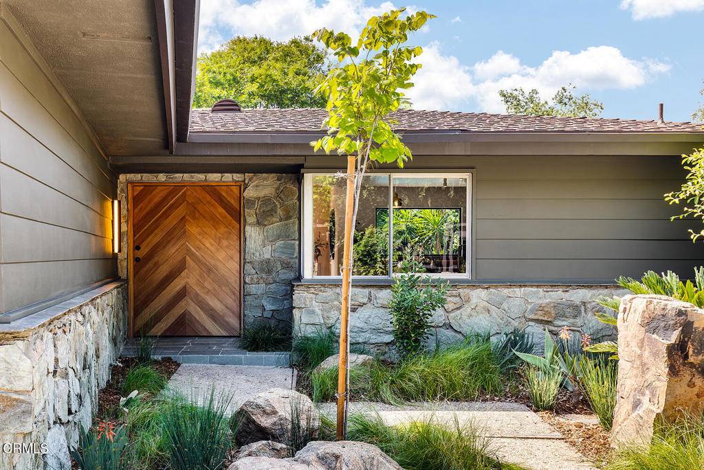 La Canada Flintridge, CA 91011,808 Inverness DR