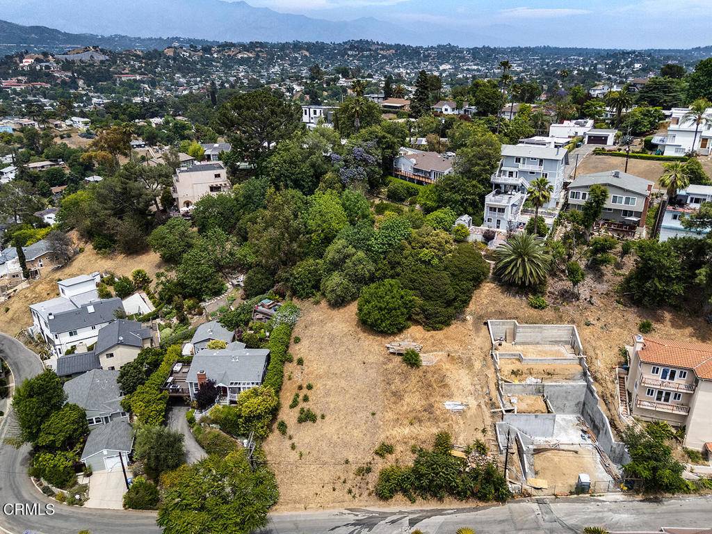 Los Angeles, CA 90065,1070 N Oban Dr