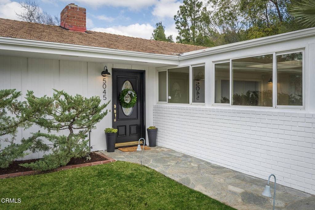 La Canada Flintridge, CA 91011,5045 Redwillow LN