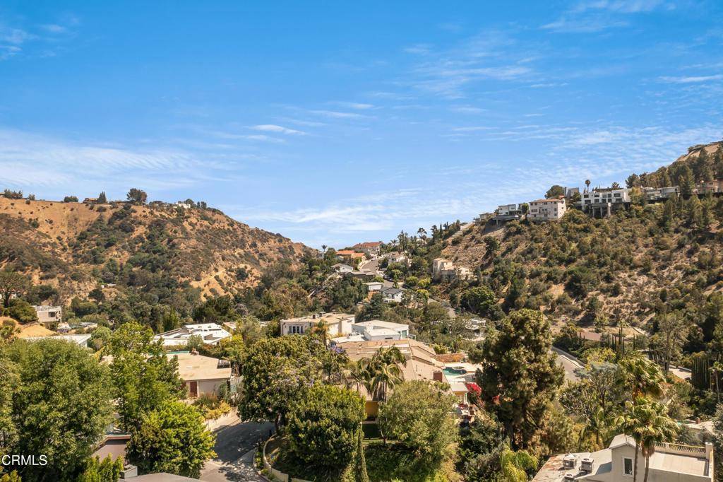 Los Angeles, CA 90046,2657 Zorada DR