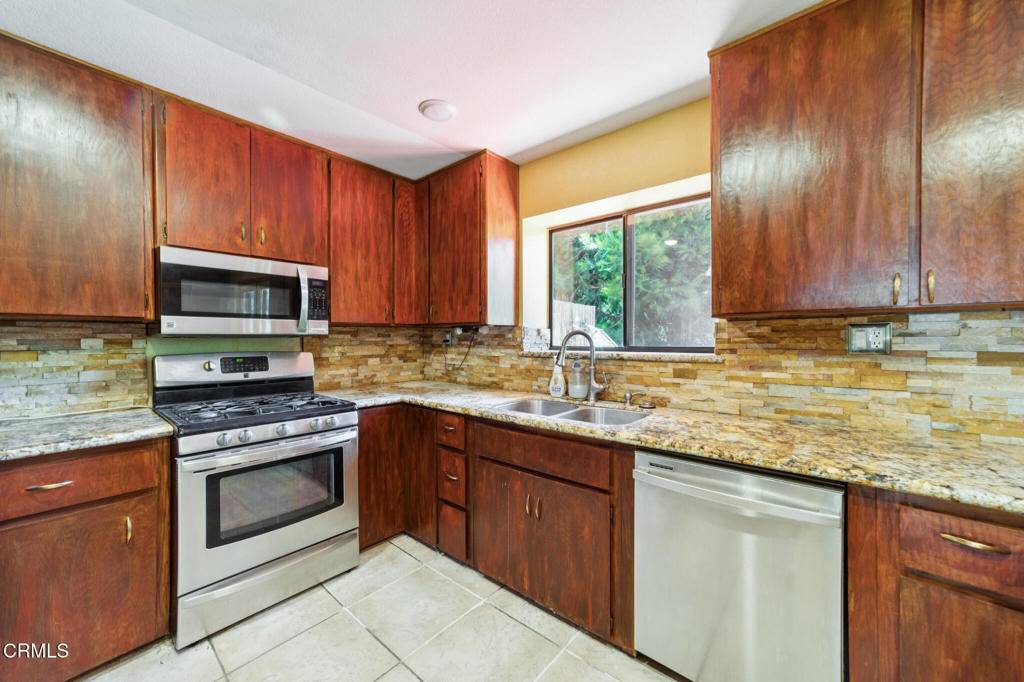 Twin Peaks, CA 92391,352 Cedarbrook DR