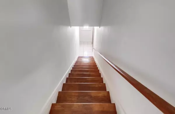 Los Angeles, CA 90038,833 835 Ridgewood PL N