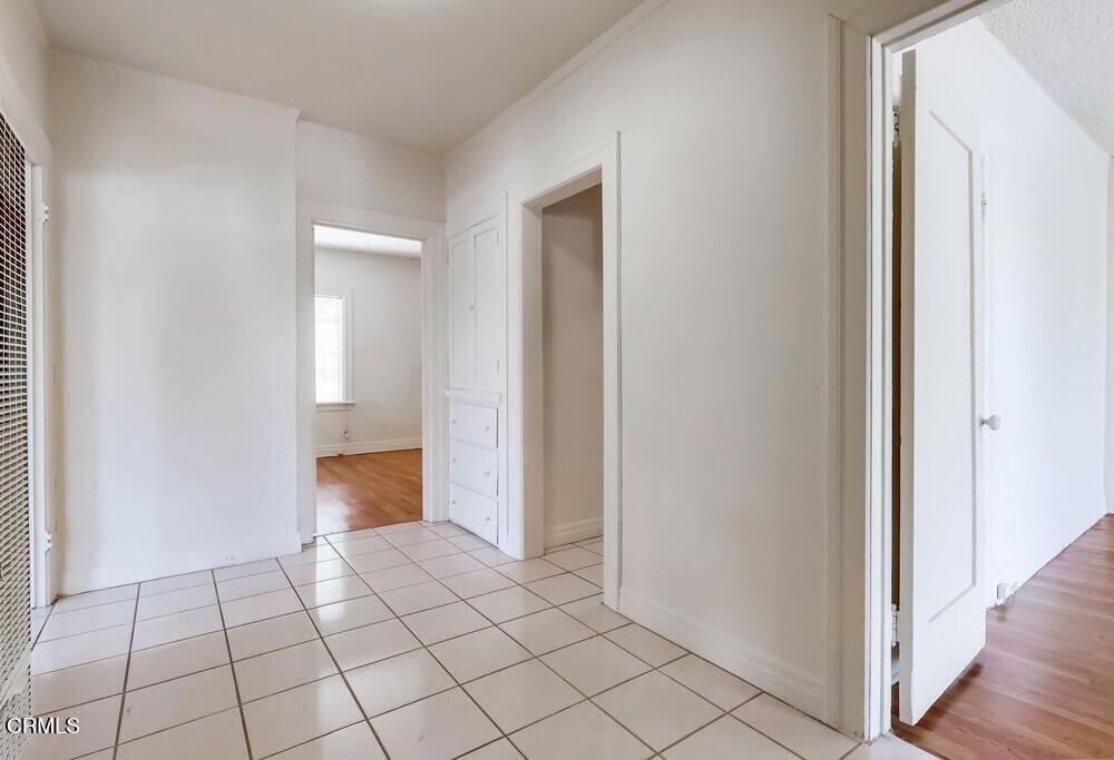 Los Angeles, CA 90038,833 835 Ridgewood PL N