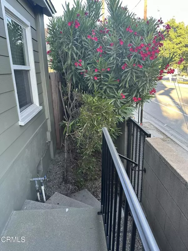 Altadena, CA 91001,553 W Woodbury RD