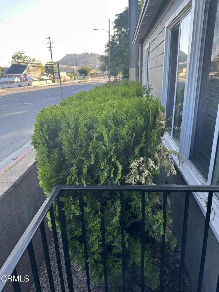Altadena, CA 91001,553 W Woodbury RD