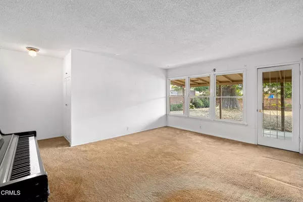 Downey, CA 90241,11518 Horton AVE