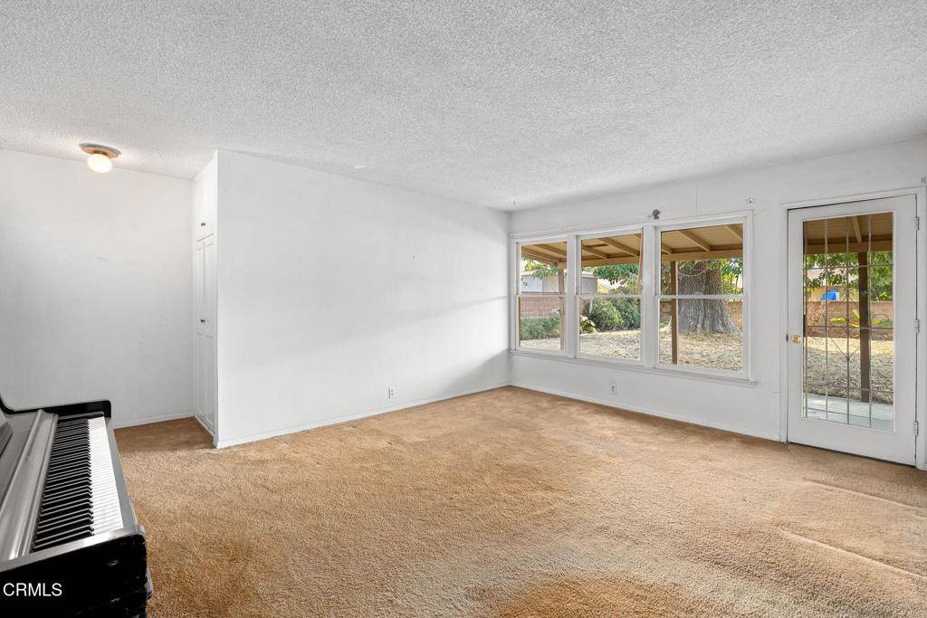 Downey, CA 90241,11518 Horton AVE