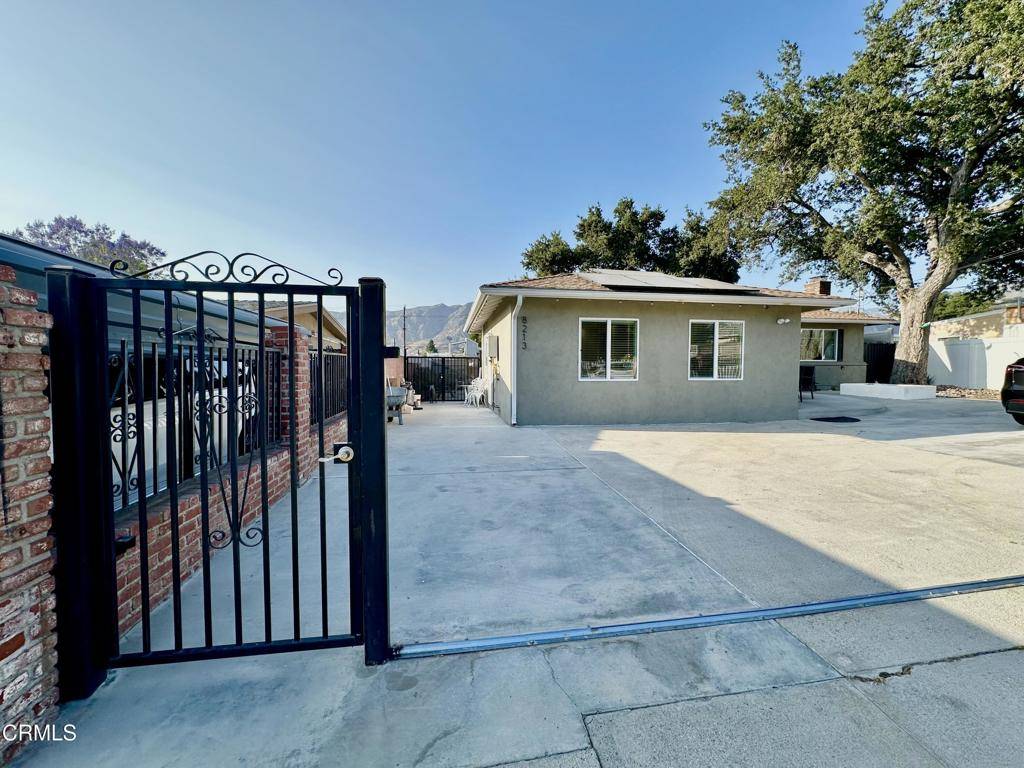 8213 Oswego ST, Sunland, CA 91040