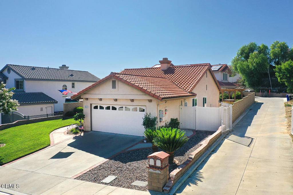 Santa Clarita, CA 91350,20325 Tamara PL