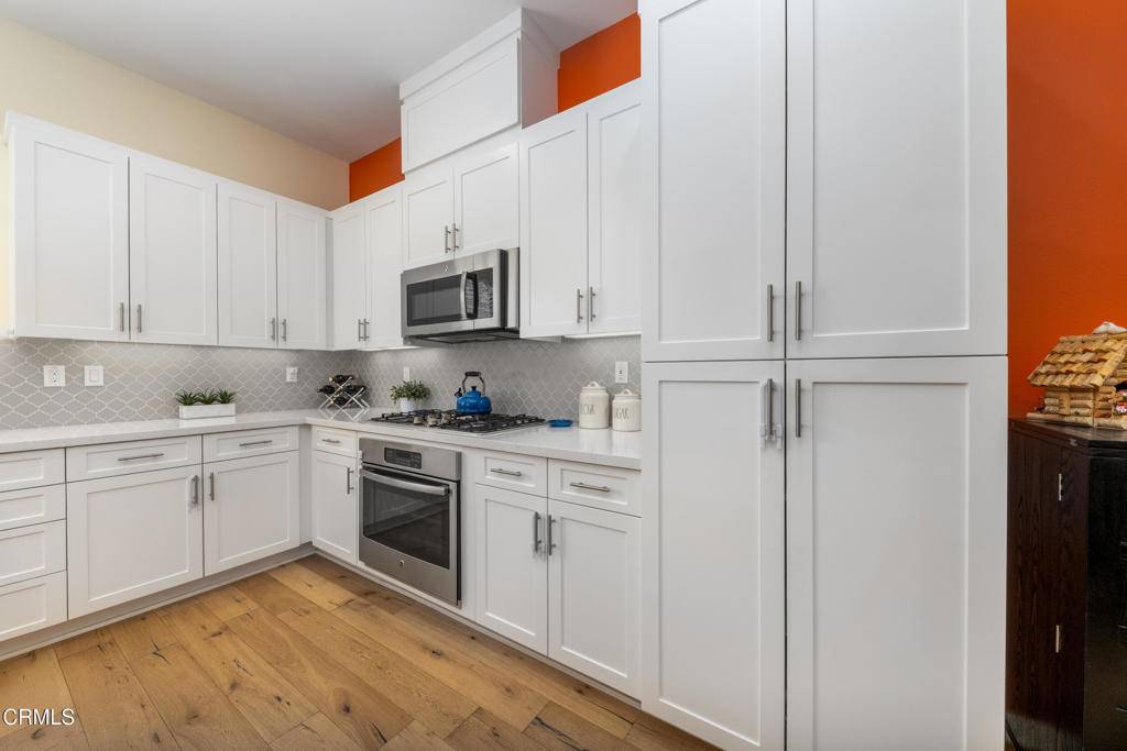 Irvine, CA 92618,101 Menkar