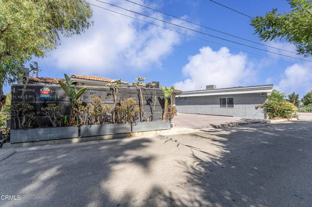 Los Angeles, CA 90065,453 Frontenac AVE