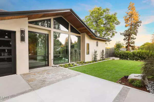 La Canada Flintridge, CA 91011,4828 Oakwood AVE