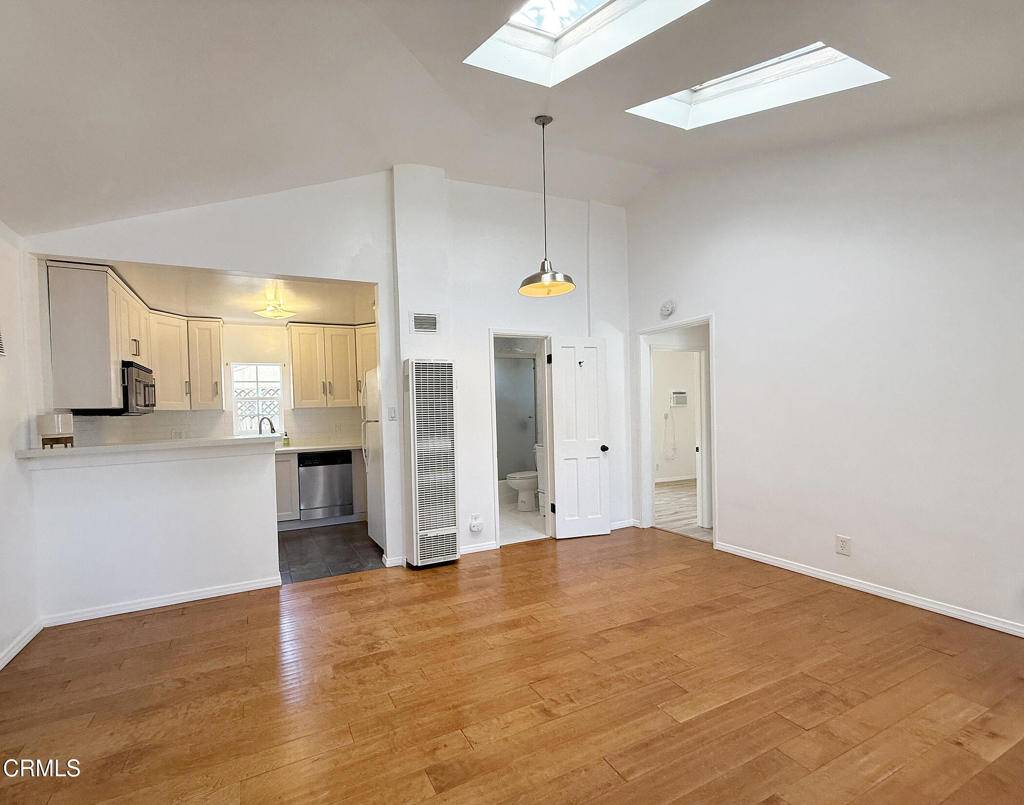 Los Angeles, CA 91602,10832 Otsego ST
