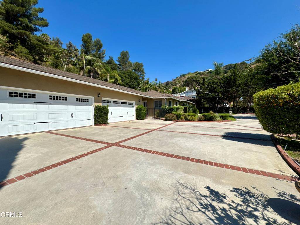 Glendale, CA 91207,1535 Glenmont DR