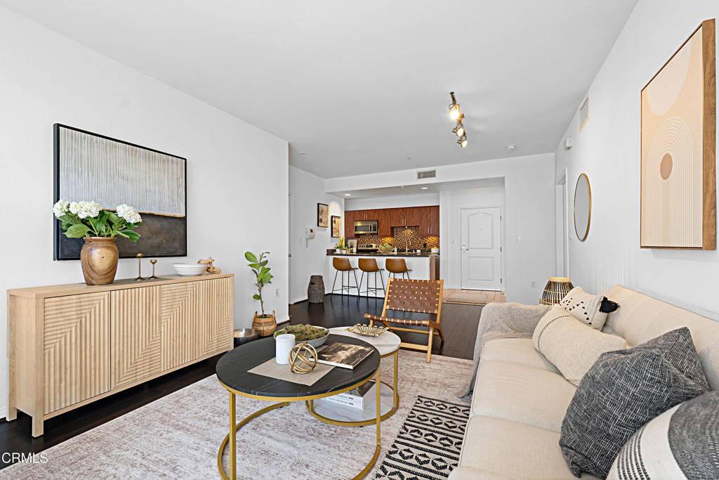 3740 Santa Rosalia DR #408, Los Angeles, CA 90008