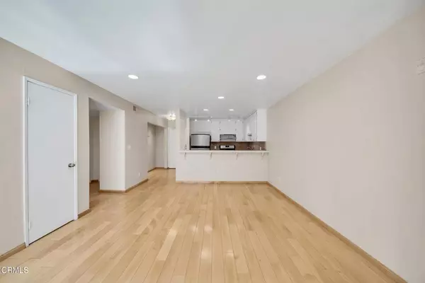 Los Angeles, CA 90068,1940 N Highland AVE #10