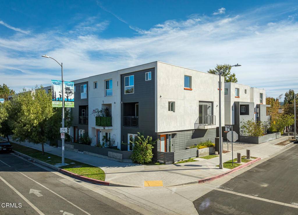 Valley Village, CA 91607,11594 Riverside DR