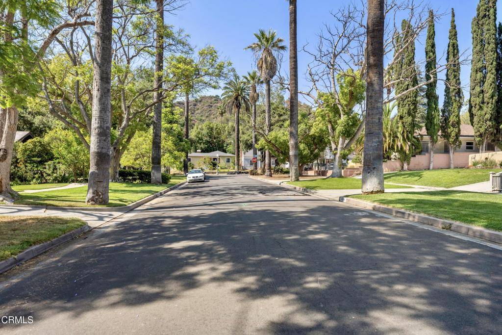 Los Angeles, CA 90041,5218 Mount Royal DR
