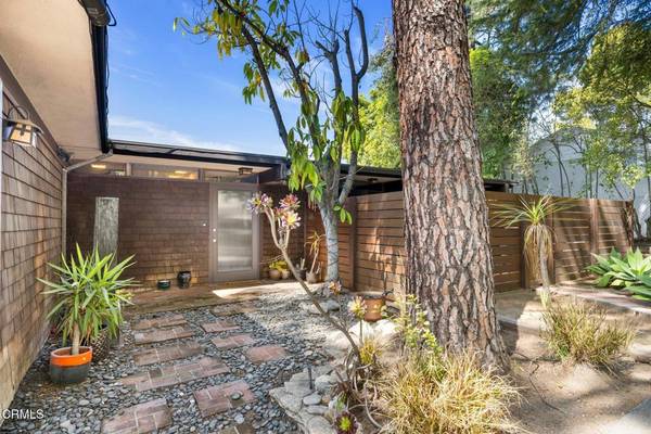 4639 El Camino Corto, La Canada Flintridge, CA 91011