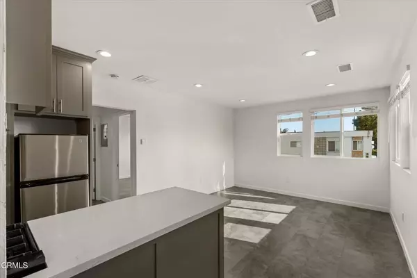 Los Angeles, CA 90016,2664 S La Brea AVE #1/2