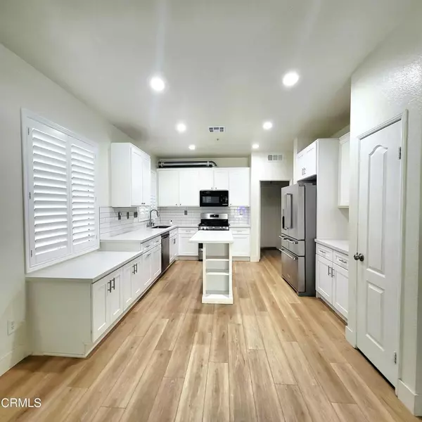 Fontana, CA 92336,16278 Medinah ST