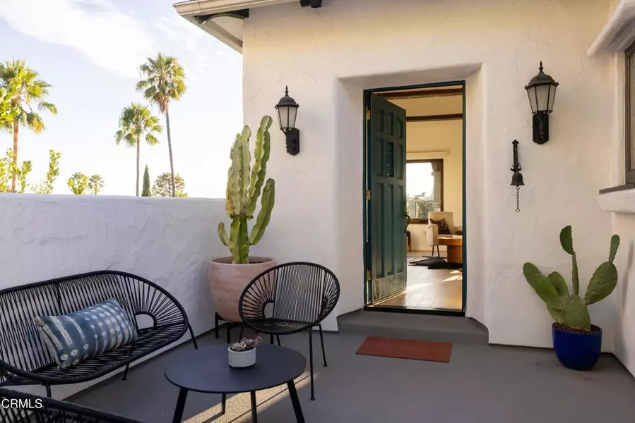 2117 Redrock CT, Los Angeles, CA 90039