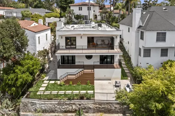 Los Angeles, CA 90027,4171 Holly Knoll DR