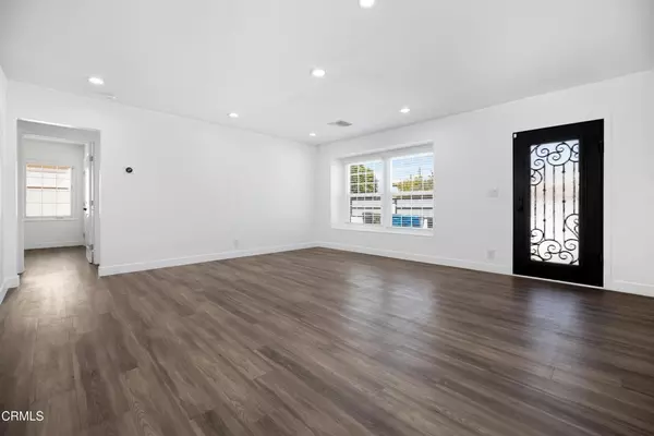 North Hollywood, CA 91605,7637 Radford AVE