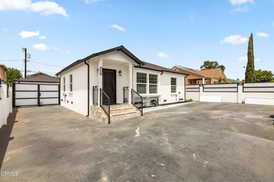 7637 Radford AVE, North Hollywood, CA 91605